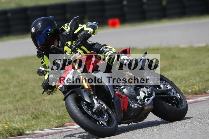 /27 12.06.2025 Ducati Schweiz Trackday Warmup  ADR/blau-bleu/ohne
